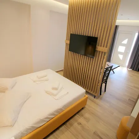 Alis * Sarandë