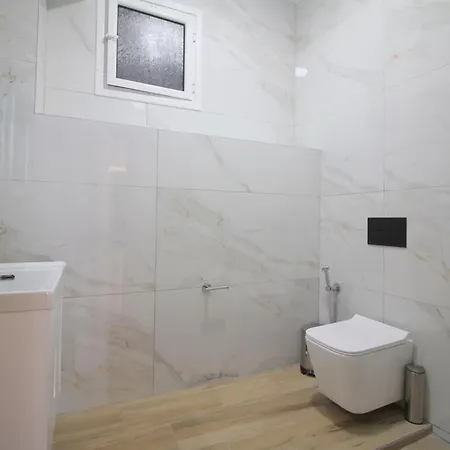 Alis Apartment Sarande