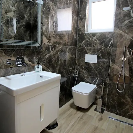 Alis Apartment